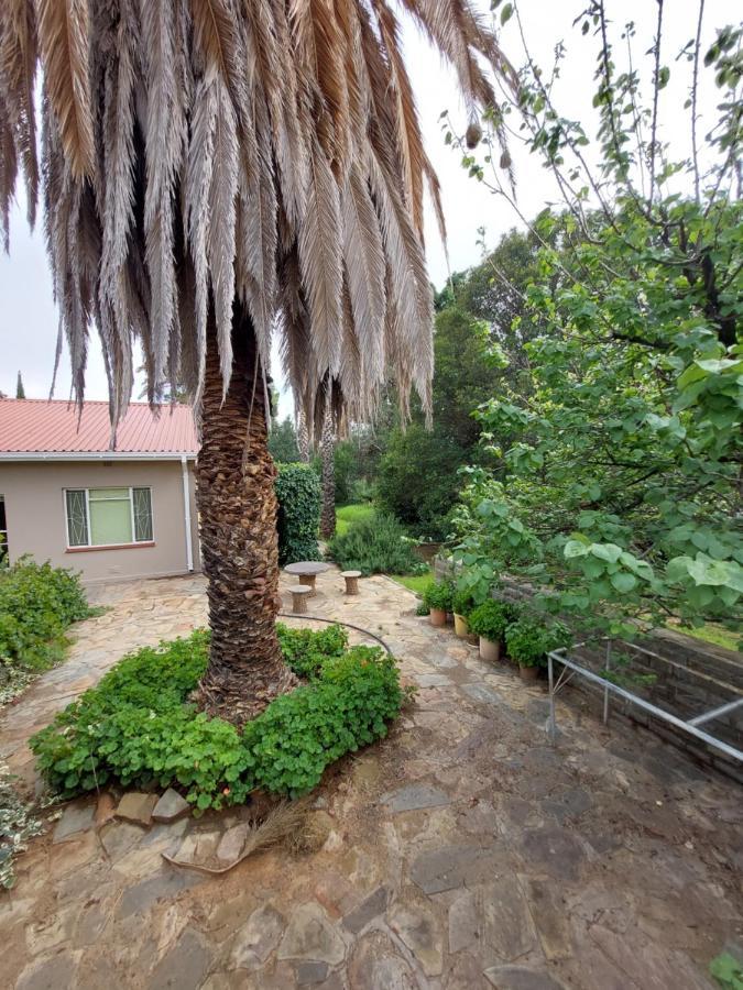 Вилла Three Sons Guest Farm Loxton Экстерьер фото