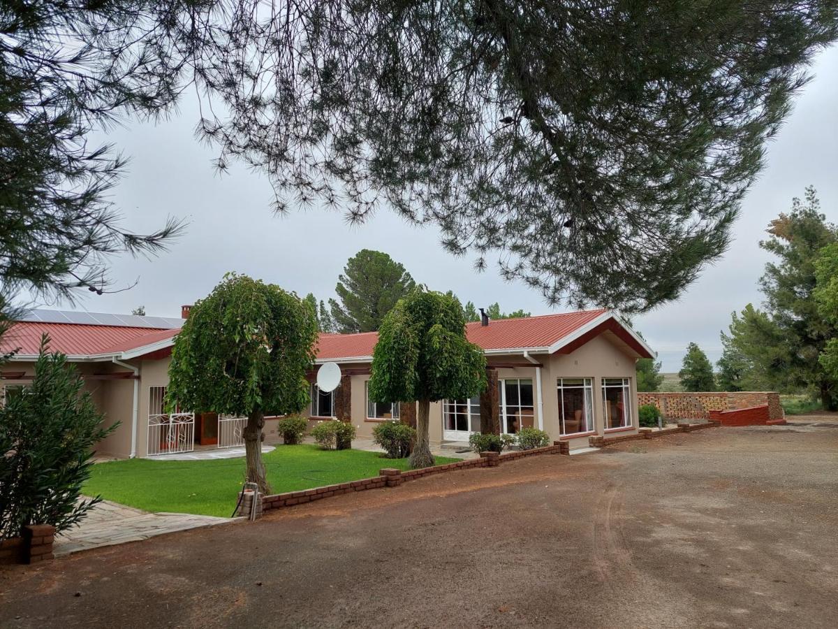 Вилла Three Sons Guest Farm Loxton Экстерьер фото
